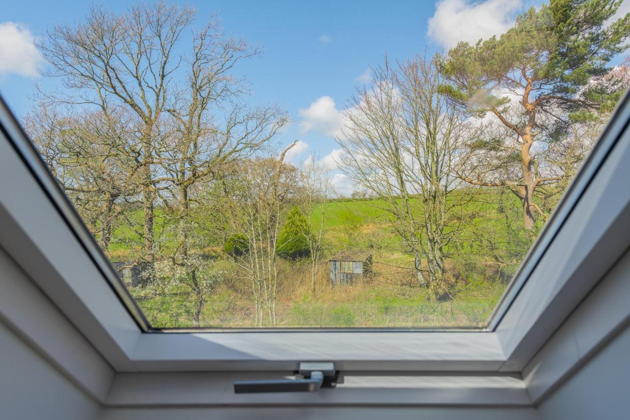 Nether Newton - Sleeps 12, Hottub, Sauna, Private Garden Newmilns Eksteriør billede